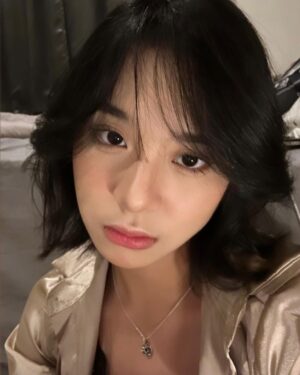 Zee JKT48 Instagram - i rarely post selfies, so why not?