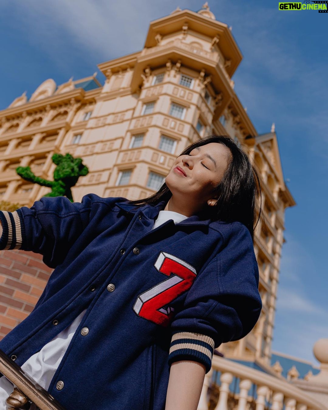 Zee JKT48 Instagram - Luph varsity jacket Erigo 🫶. Mana yang kemarin katanya ga kebagian? Buruan beli ya sebelum sold out lagi