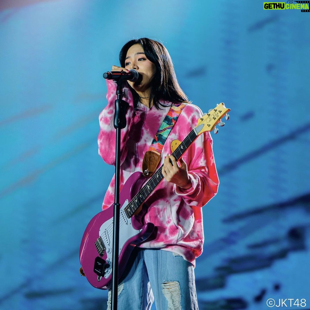 Zee JKT48 Instagram - eureka! 🚀✨ 🎸 @vickysixx 📸 @rezzahabibie @dhanihaditya