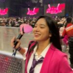 Zee JKT48 Instagram - first time watching a concert tapi duduk sndri pisah dari yg lain.. #bornpinkworldtour 🖤💓