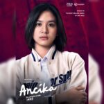 Zee JKT48 Instagram - "Dia awalnya sangat menyebalkan tapi justru sikapnya yang menyebalkan itu malah membuatnya berbeda." Based on the best-selling novel by @pidibaiq, 𝐀𝐍𝐂𝐈𝐊𝐀 𝐃𝐢𝐚 𝐲𝐚𝐧𝐠 𝐁𝐞𝐫𝐬𝐚𝐦𝐚𝐤𝐮 𝟏𝟗𝟗𝟓 segera di bioskop! #HariBahagiaAncika #Ancika #AncikaMovie #MDPictures #enamsembilanproduction Bandung
