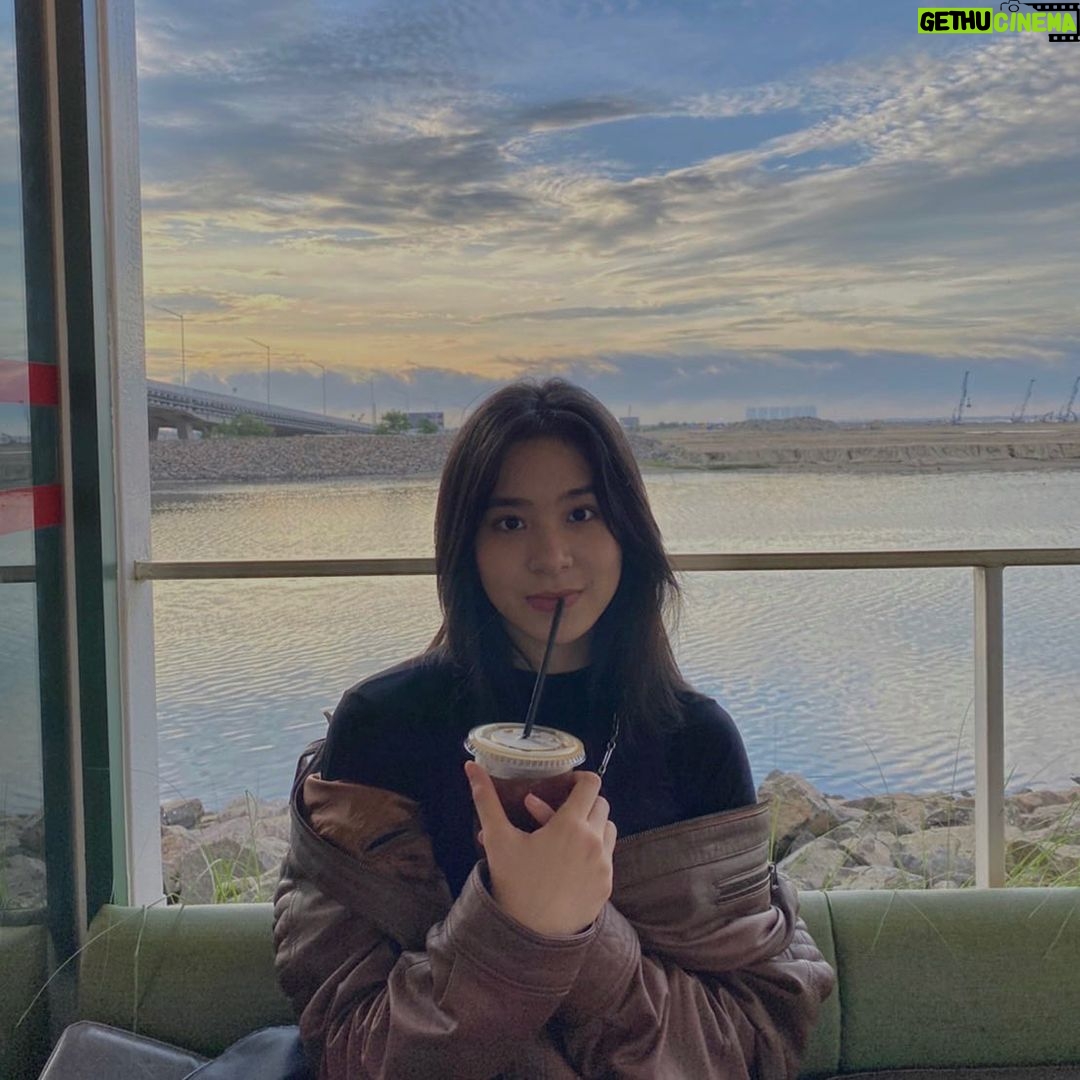 Zee JKT48 Instagram - π«π« . . Halo semua! Terima kasih atas dukungannya selalu untuk JKT48! Berkat dukungan kalian single terbaru dari kami Cara Ceroboh untuk Mencinta mendapatkan kesempatan untuk masuk ke dalam nominasi @amiawards! Tetap dukung JKT48 yaa!! #spiritofcreativity