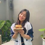 Zee JKT48 Instagram - sweet 17 🥳🤍
