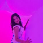 Zee JKT48 Instagram – Kemarin waktu di Jepang kita sempat shooting dan main-main di Teamlab Planets, Tokyo! Tempatnya megah dan keren banget. Pengen main-main lagi kesana deh! Makasih @teamlab.planets buat kesempatannya! #teamlabplanets #toyosu teamLab Planets TOKYO / チームラボプラネッツ
