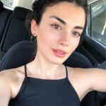 Özge Yağız Instagram –