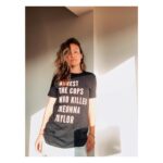 Olivia Wilde Instagram – Today I explained this t shirt to my 3 yr old daughter. I didn’t sugarcoat the tragedy of it. She should know what kind of world she is here to reimagine. Her innocent horror and confusion should be all of ours. It’s been 150 days since Breonna Taylor was murdered in her sleep by Jonathan Mattingly, Brett Hankison, and Myles Cosgrove—and her killers have not been charged. Too often Black women who die from police violence are forgotten. Let’s stay loud, keep demanding justice for Breonna and her family, and SAY HER NAME. Proud to stand with WNBA players in joining this campaign, created by @phenomenal in partnership with the Breonna Taylor Foundation, to which all profits from tees will be donated. (Art by @arlyn.garcia)