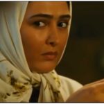 Elham Hamidi Instagram - .
‎تو تقویم جهانی امروز، روز قدردانی نام گرفته. یک فرصت عالی که اجازه میده حتی با دست خالی از تمام نعمت ها و داشته هایی که شاید ازشون غافل موندیم شکرگزاری کنیم. هر صبح که از خواب بیدار میشم با شکرگزاری از خداوند بلند مرتبه و تمام سلامتی و خوشبختی که به من و خانوادم ارزانی داشته، روزم رو آغاز میکنم اما امروز کمی پر رنگ تر و عمیق تر به این اتفاق بها دادم.
‎گرچه می دونم تمام آدم ها در هر شغل و منصبی لایق قدردانی هستند اما تصمیم گرفتم در روزی به این زیبایی، این جا رو پلی بدونم ما بین خودم و تمامی کادر درمان دلسوز جهان؛ بویژه پرسنل بیمارستان های کشور عزیز خودمون. مردمانی صبور که در این مدت مدید همچنان قسم خورده بر سوگند شغل شریفشان با مرگ می جنگند تا یک نفر از هموطنانمان از نو به زندگی برگردد.
‎برای تمام شما مردم آرزوی سلامتی و برکتی روزافزون دارم.
.
.
.
#elhamhamidi #الهام_حمیدی #قدرشناسی #مهربانی #قدردانی #کادر_درمان #سینما
