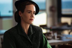 Sarah Paulson Instagram - That's my Mildred. 💚
The brilliant @eyrichlou and Rebecca Guzzi are responsible for these sublime costumes.
#Ratched