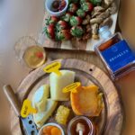 Julia Montes Instagram - Thank you @mixmojoph  @thecheesedeli  for our 🍯🍸🧀❤️ @pjendrinal