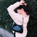 Asami Mizukawa Instagram – クラシックだけどコロンとかわいらしい佇まい。
#PradaCleo