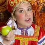 Marina Fedunkiv Instagram - Как пандемия короновирусная началась, про други болячки люди как будто и забыли, а ведь болезни всякие совсем не дремлют. 😷 
К тому же, карантин их развитию способствует: малая подвижность, набор веса избыточного, переедания всевозможные, отсутствие свежих овощей и фруктов в рационе, да злоупотребление алкоголем. Все это к печальным последствиям привести может. Тот же рак ЖКТ страшный и опасный, на 70 % обусловлен не генетикой, а образом жизни. 🤕
Ясное дело, что не каждый знаниями и навыками нужными обладает, потому самолечением заниматься не стоит. Разная полезная информация о профилактике и способах лечения рака есть на официальном портале Минздрава России об онкологических заболеваниях: onco-life.ru
Советую всем на него зайти и ознакомиться. 😌

 #маринафедункив #федункив #здоровье #актриса #певица #юмор #прикол #ржака  #comedywan #шоу #реальныепацаны #федункинмаклауд #пожилойблоггер
