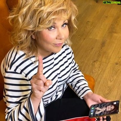 Marina Fedunkiv Instagram - Предпраздничная суета уже началась. Хорошо, что до нового года ещё почти две недели!
С удобным приложением по доставке продуктов @sbermarket.ru ни тебе очередей, ни толп! Всё, что вам нужно, можно заказать всего за пару кликов. Кстати, каким пальцем нажимаете «заказать»? Как только определитесь с этим — бегом в ТикТок, там СберМаркет устроил крутой челлендж. Можно выиграть iPhone 12, AirPods Pro или годовой запас еды.
Выбирайте свой #ЗаказательныйПалец и вперёд, за призами от @sbermarket.ru
#маринафедункив #федункив #сбермаркет #новогодняя #челлендж #праздниккнамприходит #актриса #певица #юмор #прикол #ржака #comedywoman #шоу #реальныепацаны #федункинмаклауд #пожилойблоггер