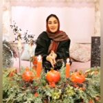 Elham Hamidi Instagram - .
عزیزان من ایام تان به کام
روزگارتان شیرین
عزیزانتان مانا
و عمرتان همچون شب یلدا بلند و طولانی باد
❤️🍎🍉
. 
اینجا را فرصتی دیدم تا از همه ی شما مهربانان
 که تولد من رو با پیام های پر مهرتون مبارک کردین تشکر کنم 🙏🏻
و ادای احترامی می‌کنیم به کادر درمان زحمت کش همچنین از دوستانم خواهش میکنم که با تحمل دوری از عزیزانمون حافظ جان فرزندان این سرزمین باشیم.
.
.
.
.
#elhamhamidi #الهام_حمیدی #یلدا #شب_یلدا #کادردرمان #کادر_درمان