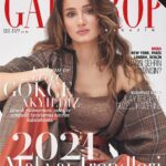 Gökçe Akyıldız Instagram – @gardiropmagazin Ocak sayısı✨ 
Genel Yayın Yönetmeni: @gulay_ozdemir 
Fotoğraflar: @serhathayri
Videografi: @vastistanbul
Moda Direktörü: @caglakucukdereli 
Styling: @irmakozdener
Saç ve Makyaj: @mesut.ozuzun 
Prodüksiyon: @mine.gunduz
Fotoğraf Asistanı: @ugursariduran

@nutekstudio @gardiropmagazin @onemgunalagency