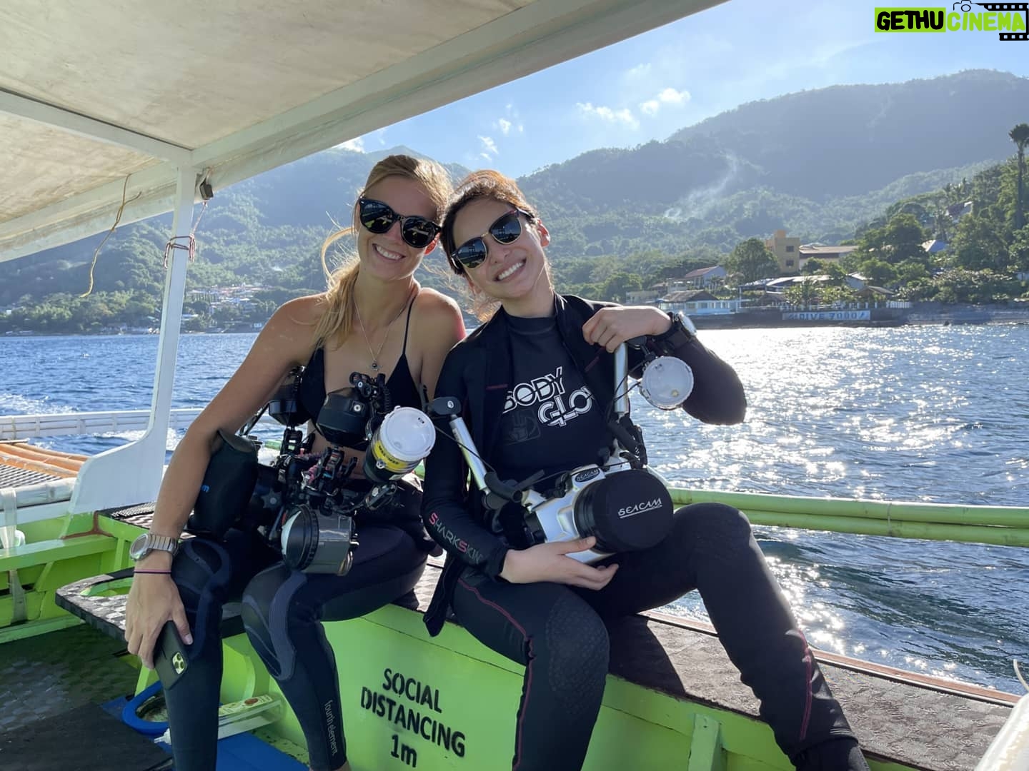 Jennylyn Mercado Instagram - Sorry Love @dennistrillo, I have a new diving buddy!! Thank you @pernillasjoo for one of my best dives because of you and kuya @escletoedwin.❤️
Pasalamat ka Pernilla di ako nagtwo piece, kung nagkataon nasapawan kita🤪🤣😅
#girlsdive #girlpower #underwaterphotography