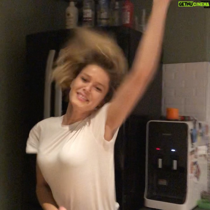 Burcu Biricik - 279.8K Likes - βEnerjisi asla bitmeyen bir zumbacΔ±nΔ±n kΔ±sa ΓΆykΓΌsΓΌβ adlΔ± Γ§alΔ±Εmam π€