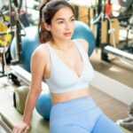 Jennylyn Mercado Instagram – Sweating extra comfortably in my seamless @avonph flexiwear. Coming soon!🙊