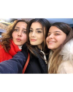 Özge Yağız Instagram - @sol.yanimdizi bu akşam💜
bizlere eşlik ettiğiniz için minnettarız...
yeniden kavuşmak üzere🪁