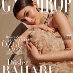 Özge Yağız Instagram – Bahar gibi gelen müthiş ekip🥰 
@gardiropmagazin Mart!💘

Genel Yayın Yönetmeni: @gulay_ozdemir 
Fotoğraflar: @serhathayri
Videografi: @onur.sahinogluu
Moda Direktörü: @caglakucukdereli 
Styling: @giodevdariani
Saç: @mutluahmet.sinan
Makyaj: @selen_karabulut 
Prodüksiyon: @mine.gunduz
Mekan: @cubuklu29 

Turkcell Dergilik, dMags, Dijital Basın ve Magzter’den indirebilir, seçili metinleri sesli dinleyebilirsiniz.