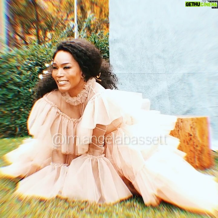 Angela Bassett Instagram - New Cover for @televisionacad Magazine #bts Photographed by @johnrussophoto style by @jlynnstyle18 hair @hairjunkierandy makeup and bts video @dandremichael @ledisi ONE