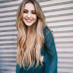 Ella Anderson Instagram - swipe for a little peek of the fun stuff in the works with 
@mrenriquemelendez (style)
@claytonhawkins (hair)
@lorencanbymakeup (mu)
 👀🧪🪲🪲🍃