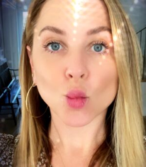 Jessica Capshaw Instagram - Got asked to send in some “silly selfies” for work today and had a bit more fun than I was probably meant to...what’s your favorite filter?!?!#dreamjob
