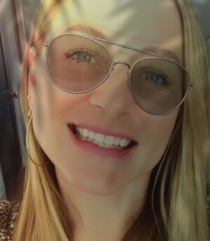 Jessica Capshaw Instagram - Got asked to send in some “silly selfies” for work today and had a bit more fun than I was probably meant to...what’s your favorite filter?!?!#dreamjob