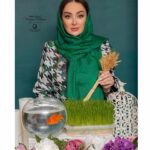 Elham Hamidi Instagram - .
چه جان بخش است خنکای هوای بهاری
چه دل انگیز است این سبزینگی درختان
و من چه خوشبختم که می توانم از سر عشق در این بهاران با تو به تماشای شکوفه ها بنشینم.
.
.
.
💄 : @maryamrahnama_makeupartist 
📸 : @falifilm 
.
.
.
#الهام_حمیدی  #عید #عیدنوروز 
#elhamhamidi
