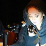 Sare Bayat Instagram - ✒
سلام بانو جان.
هميشه عظمتِ هنرتان دل گرمم مى كرد، امروز خود واقعىِ شما دلم را گرم كرد. سخاوتِ شما عجب درس بزرگى به من داد، همچون گذشته كه تماشاگرتان بودم.و چقدر خرسنديم كه نگاه شما بيست و يك روز بعد را ديد.
ارادتمند؛ساره بيات.
.
#ساره_بیات #نیکی_کریمی
#sareh_bayat #sarehbayat #nikikarimi