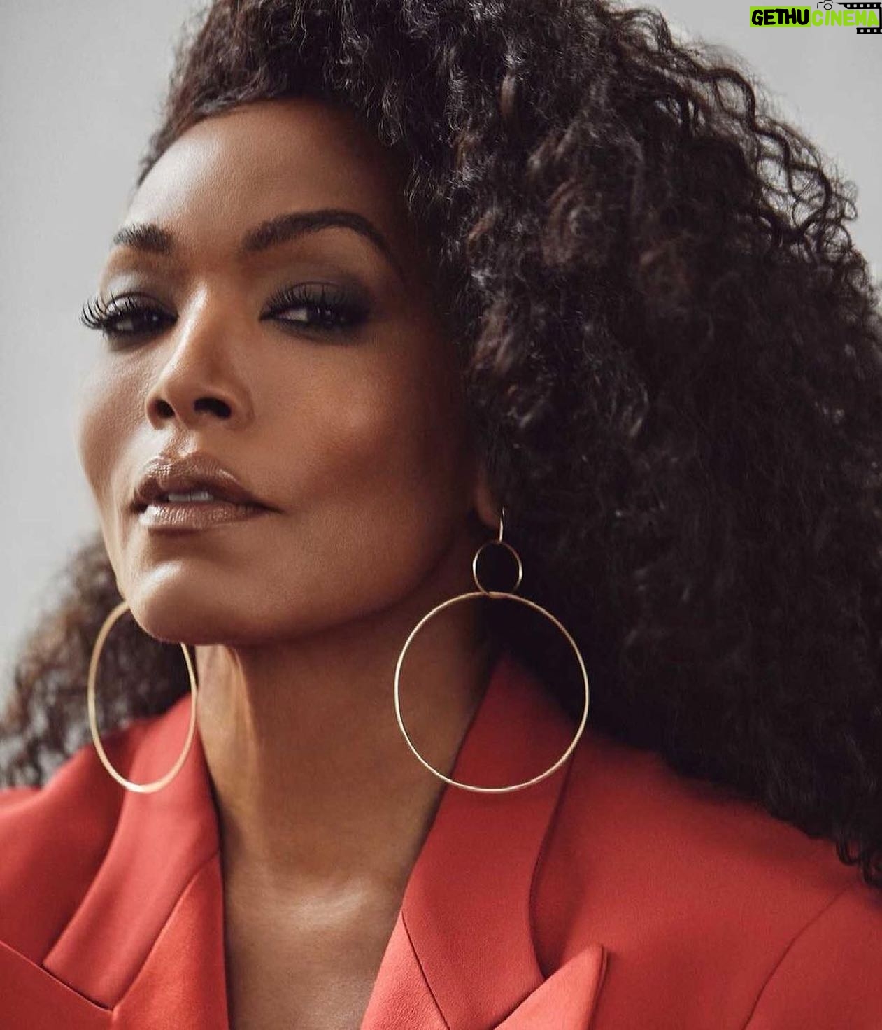 Angela Bassett - 163.9K Likes - Hey Everybody you good? Loving this issue of @backstagecast ! My team showed up & out for this one! Thanks for working your magic on me and many thanks to #Backstage for the love! @dandremichael @hairjunkierandy @jlynnstyle18 @gnsquire @glaskewii
