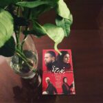 Sahar Dolatshahi Instagram - فيلم نيمرخ ها در شبكه خانگي. آخرين ساخته ايرج كريمي عزيز. از علي حضرتي و ميثم كائد تشكر ميكنم كه فرصت ساخته شدن اين فيلم رو فراهم كردن.  امروز دوباره قسمتهايي از فيلم رو تماشا كردم و ازخاطره هاي خوب پروسه ساخت اين فيلم دلگرم شدم.  به همه رفقاي خوبي كه در اين فيلم كنارشون بودم سلام ميكنم و خسته نباشيد ميگم و اي كاش ايرج كريمي نازنين هنوز كنارمون بود... آخر هفته خوبي داشته باشين و اگر فرصت كردين فيلم نيمرخ ها رو ببينين ،دوست دارم نظرتون رو بدونم. 🌼🌼🌼🌼🌼
