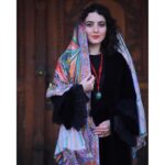 Narges Mohammadi Instagram - خوشگله من سارا کوچولو من چقدر خوبه که بدنیا اومدی تا من هیچ وقت تنها نباشم و حالم با بودن تو خوب باشه 
چقدر خوبه بدنیا اومدی تا از صبح تا شب از شب تا صبح باهم حرف بزنیم و بخندیم 
سارا کوچولو من تولدت مبارک و امیدوارم بهترین سال زندگیت باشه امسال🌺🌸♥️🎂
عکس از ساقی عزیزم