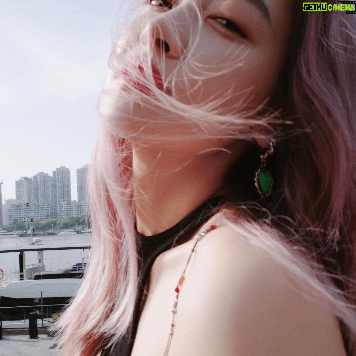 Victoria Song - 98K Likes - 🦄 summerlover
#summer #Pink #purple