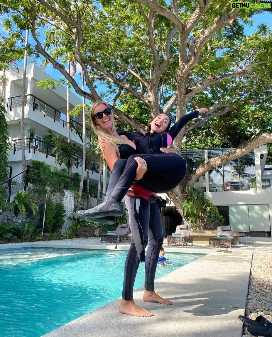 Jennylyn Mercado Instagram - Diving into 34!💙 Thank you @pernillasjoo
for making my birthday extra special! Love you! 🥰