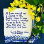 Sarah Paulson Instagram - I’m just one person in the world, but Quintin Jones, I think you were worth fighting for. My admiration for you will not be dimmed. Rest In Peace. 💔