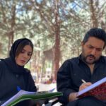 Sahar Dolatshahi Instagram – همراه با آقا بهداد (امیر شایگان)  در حال آماده شدن برای سکانس ٫عکسها رو آقا شاه حسینی گرفتن 💙💙 #میخواهم_زنده_بمانم