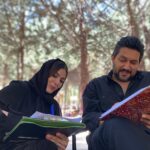 Sahar Dolatshahi Instagram – همراه با آقا بهداد (امیر شایگان)  در حال آماده شدن برای سکانس ٫عکسها رو آقا شاه حسینی گرفتن 💙💙 #میخواهم_زنده_بمانم