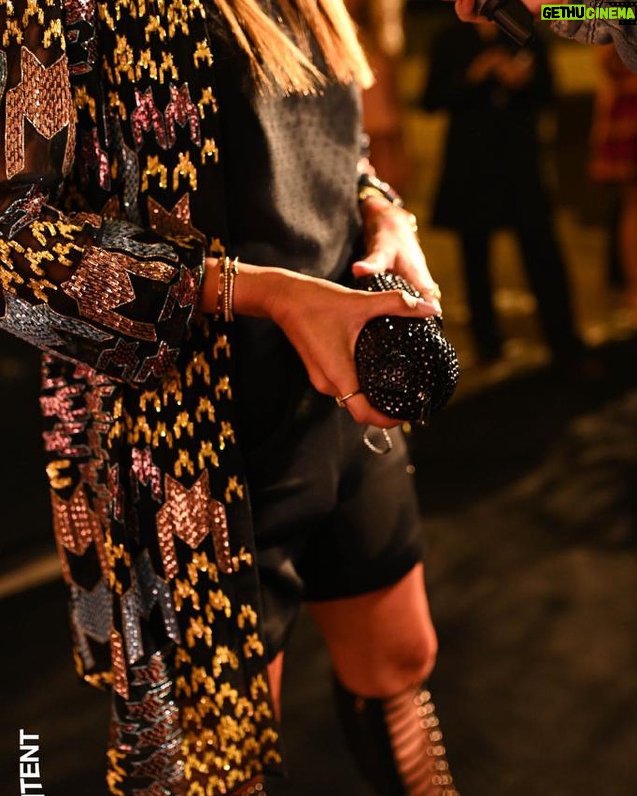 Amina Khalil Instagram - R A M I K A D I ‘S 10th Anniversary Fashion Show.. Congratulations @ramikadi it was a fantastic night 💛 Mabrouk to @flarepr and a super duper thank you to @yasmineeissa for your super effort on the show and on my @ramikadi outfit - felt like a rockstar! ⭐️ thanks to @zeinaelnaggar @marzook_official @alsagheersalons @exi_element