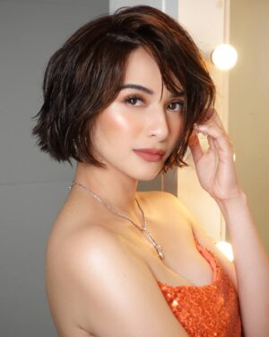 Jennylyn Mercado Instagram - 6.6

Make up: @antheabueno 
Hair: @rjdelacruz
Styling: @ajalberto
Lashes: @tokyoglamph