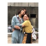 Suzu Hirose Instagram - 黄以子さん♡後ろにマーロウと写真撮り終わったリュウさんが映りこ込みしてた。ネメシス最終回明日ですね。夜10:30から是非おねしゃす！