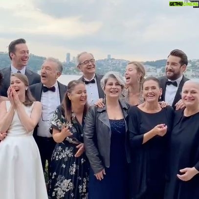 Burcu Biricik - 272.7K Likes - Camdan Sesler Korosu πΊπ
CanΔ±mmm kamera arkasΔ± ve de ΓΆnΓΌ ekip β€οΈ gΓΌzel bir tatili hakettik beee ππ
Yeni sezonda kavuΕmak dileΔiyle ππ
CanΔ±mmm @nadimguc ve @fotodirektor size ayrΔ±ca kucak dolusu sevgilerπ₯°
@ogm.pictures @camdakikiz π€