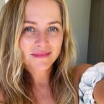 Jessica Capshaw Instagram - School’s. Out. For. SUMMER!! 
🌊☀️♥️👙⛱🏝