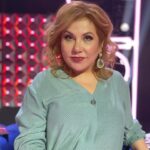 Marina Fedunkiv Instagram - Друзья! Со мной все хорошо. То, о чем писали телеграм каналы и СМИ про мое здоровье-  сильно преувеличено 🥴 Да, была плановая операция, но я снова полна сил, бодра и уже погрузилась в новые проекты! Скоро будут обновления и вайны в соц сетях: Инстаграм, тик ток и на моем Ютуб канале; новые телепроекты и песни, а ещё сюрпризы и подарки (вполне себе материальные) от меня на протяжении всего лета  и в честь моего предстоящего юбилея! Следите за новостями 🙌🏻 А уже в самое ближайшее время мы увидимся на крутом фестивале «ЖАРА» @zharafest ,где у меня будет два музыкальных номера!!! 💥💣 До встречи 24 июня в Крокус Сити Холл

#федункив #маринафедункив #актриса #певица #камеди #реальныепацаны #вайн #прикол #фестиваль #жара #лето #солце #зажигаем #советскаяльвица #пожилойблоггер