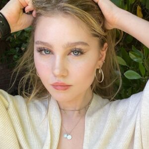 Ella Anderson Instagram - cozy 🥱