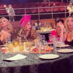 Marina Fedunkiv Instagram - Когда пришла в ресторан вместе с антителами… 

@lovemurmur 
@saiagovasvetlana 
@lora.superfin 

Как вам стайл?

Мейк: @nik_ulya 
Волосы: @maxhairstyler 

#федункив #маринафедункив #суббота #ресторан #подруги #антитела #певица #актриса #хищницы #камеди #жара #фестиваль #пожилойблоггер #советскаяльвица