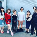 Asami Mizukawa Instagram - 全裸監督シーズン2の配信が始まりましたね▼←(ブリーフね)
わたくしもカメオ出演という事で少し参加させてもらいました。光栄です🙏

写真は何枚撮っても微動だにしない村西パイセンと、冨手ちゃんのピッと伸びた綺麗な右足に注目してほしい。
何枚かめくれば時生が出没するよ。
#全裸監督2