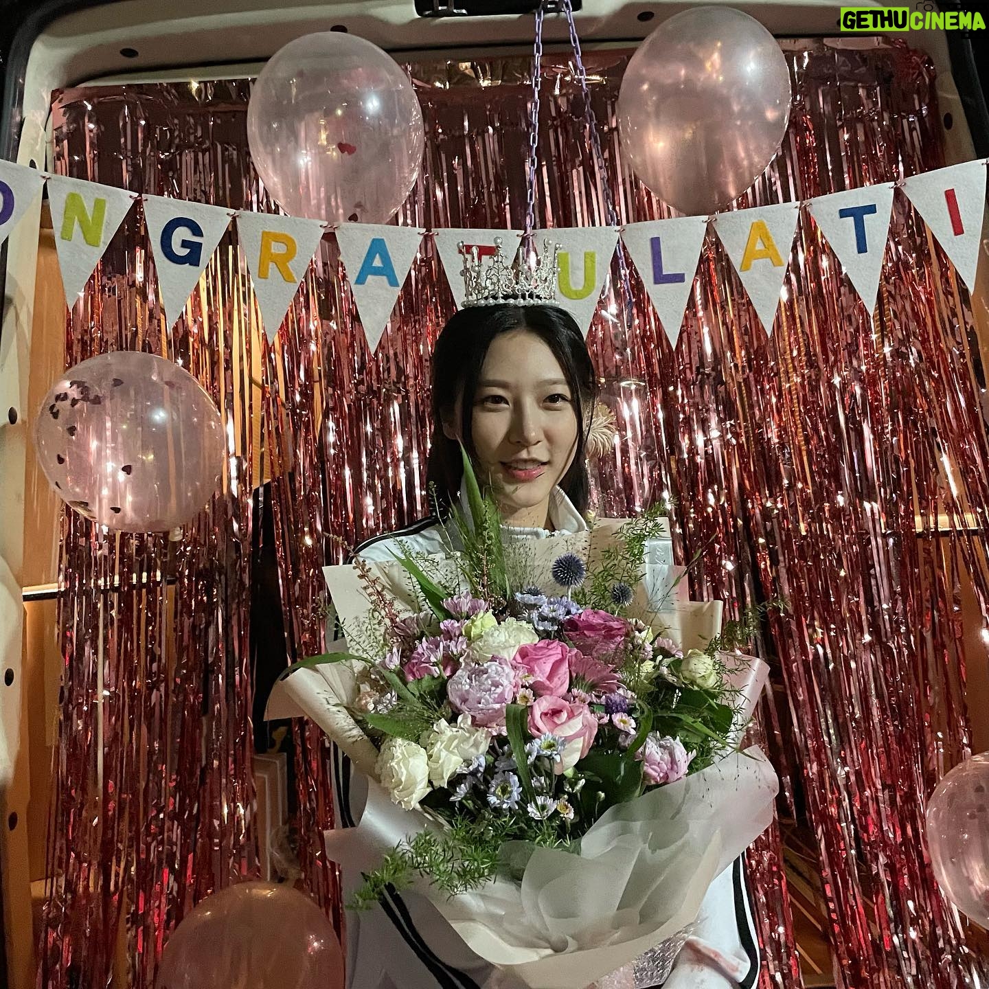 Kim Sae-ron - 202.4K Likes - 우수무당 가두심 촬영 끝!
또 한번 행복한 하루네요 나는 사실 매일 행복해요🥰