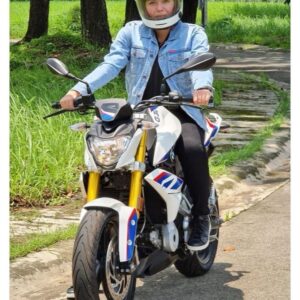 Julia Montes Instagram - Four wheels move the body...
.
.
.
Two wheels move the soul . ❤️🏍