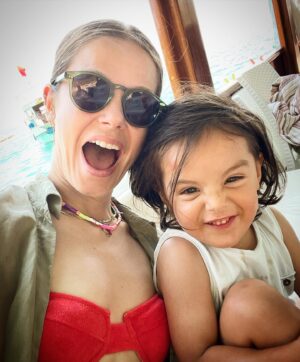 Burcu Biricik Instagram - Bebekuşum ❤️🤩 #atlas #halakuzusu