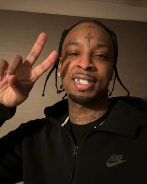 21 Savage Instagram - I promise I don’t have a lazy eye my camera be wiggin